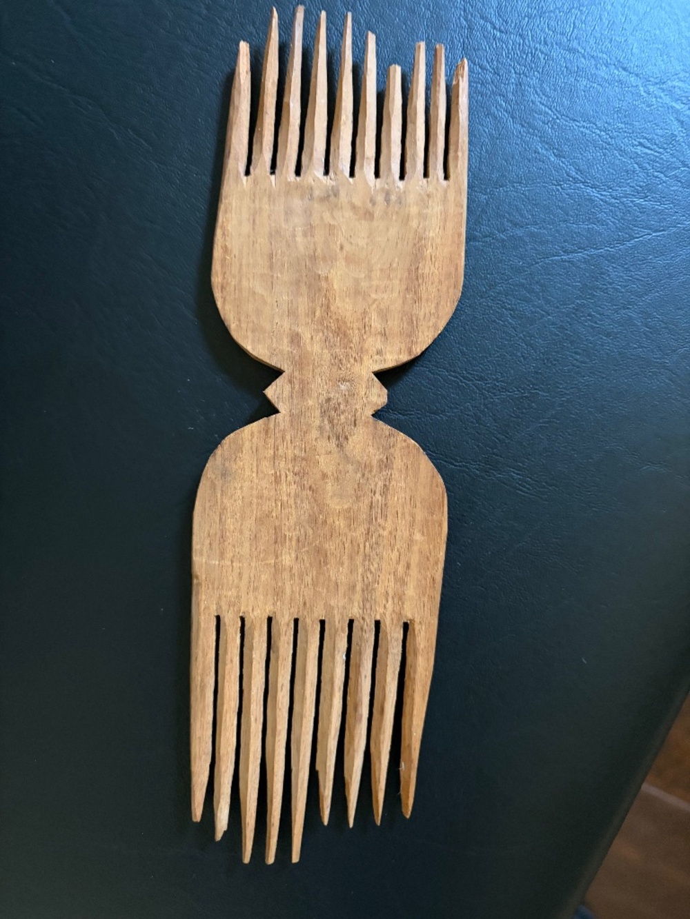 Wood Vintage Comb